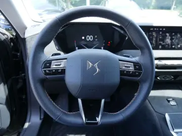 DS DS4 PureTech 130 Performance Line PDC KAMERA LED