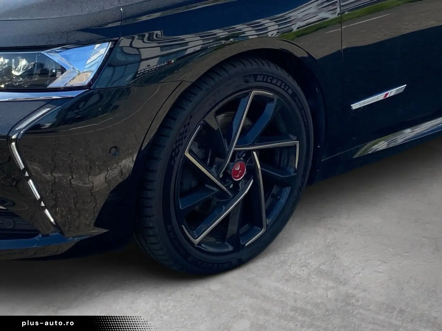 DS DS9 Performance Line   E-Tense 225