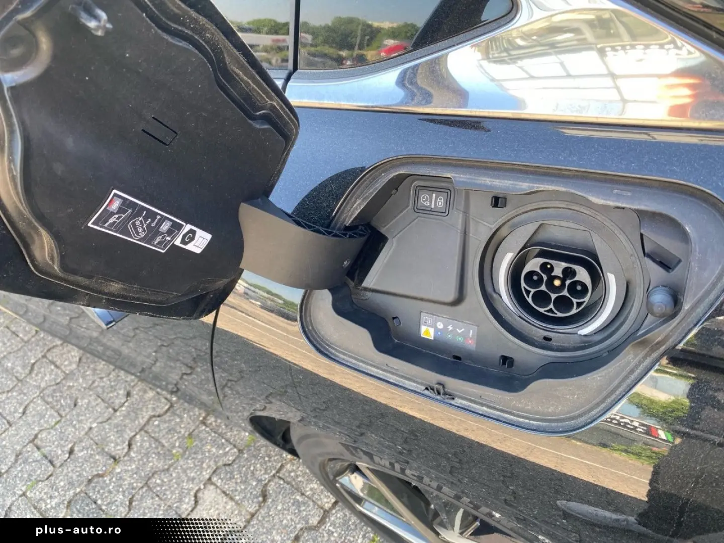 DS DS9 Performance Line   E-Tense 225