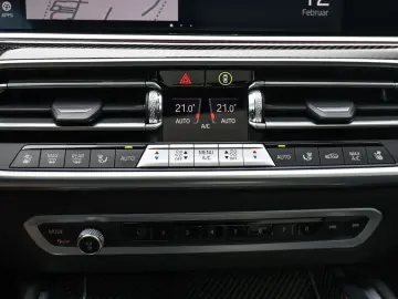 BMW X6 50i PANO AHK HUD 360  LASER LED STANDHZ ACC