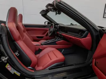 PORSCHE 992 Carrera 4 GTS Cab I Sitzbelüftung I APPROVED