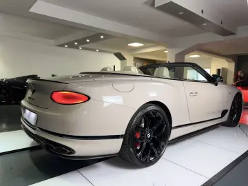 BENTLEY Continental GTC S V8 Mulliner Carbon B&O