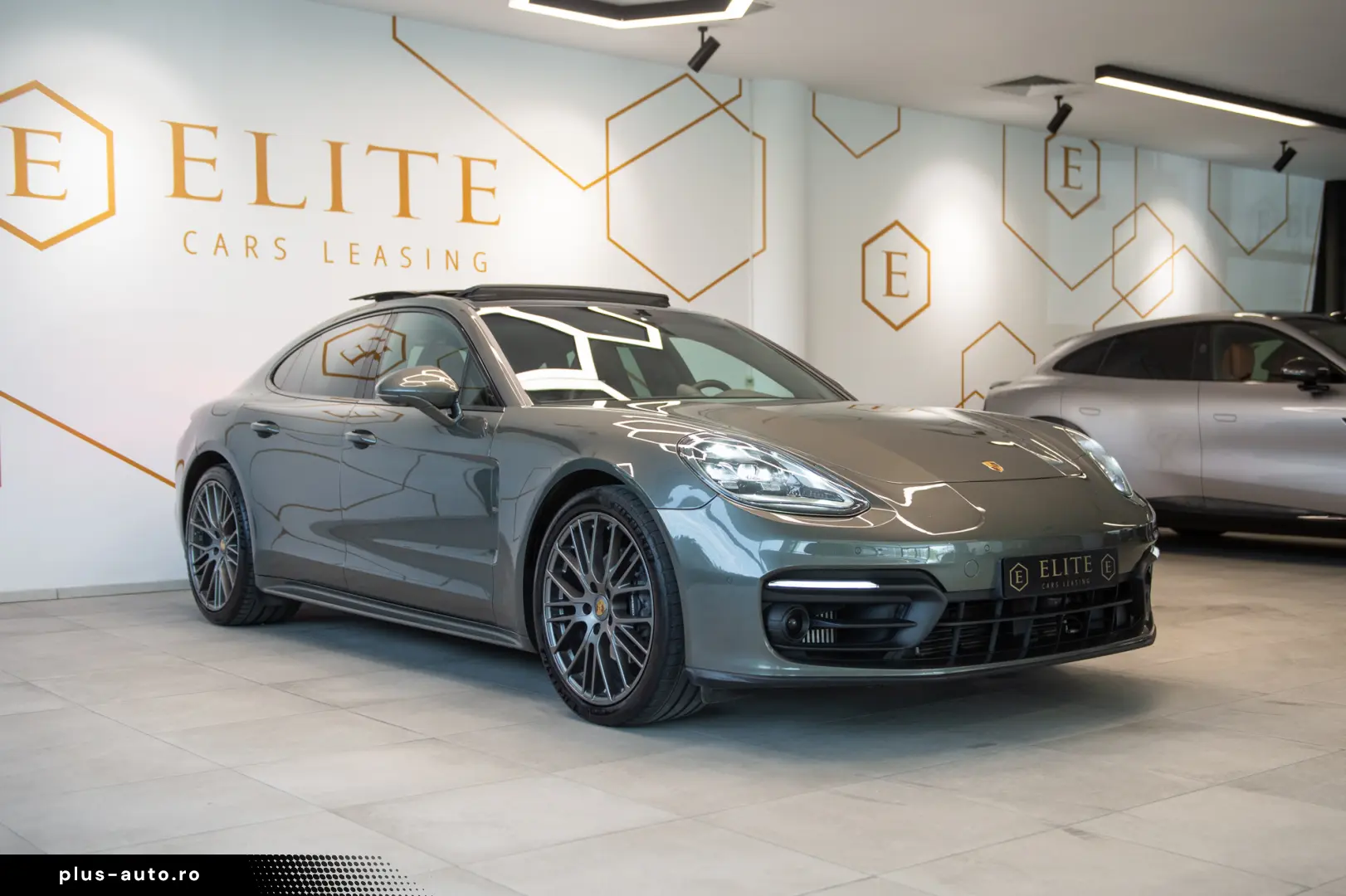 Porsche Panamera 4 Platinum Edition