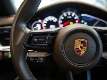 Porsche Panamera 4 Platinum Edition