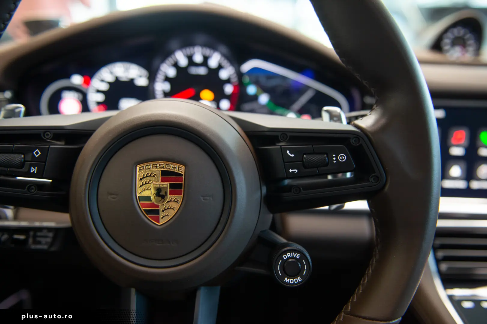 Porsche Panamera 4 Platinum Edition