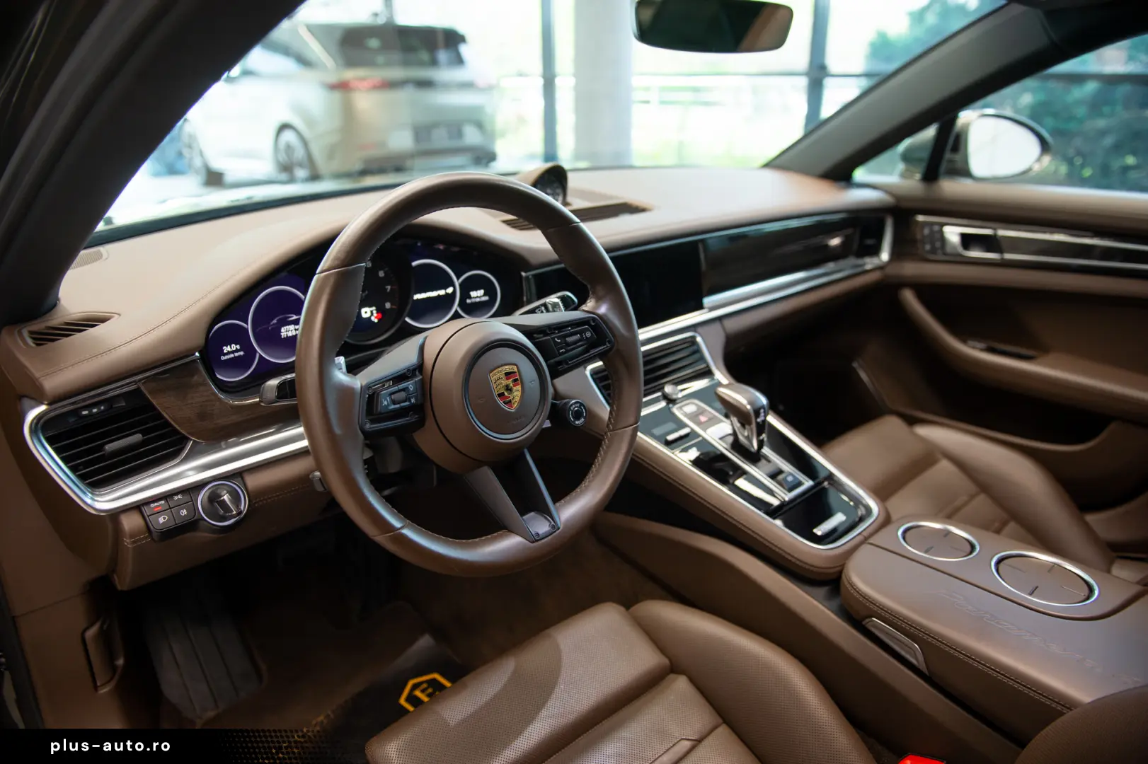 Porsche Panamera 4 Platinum Edition