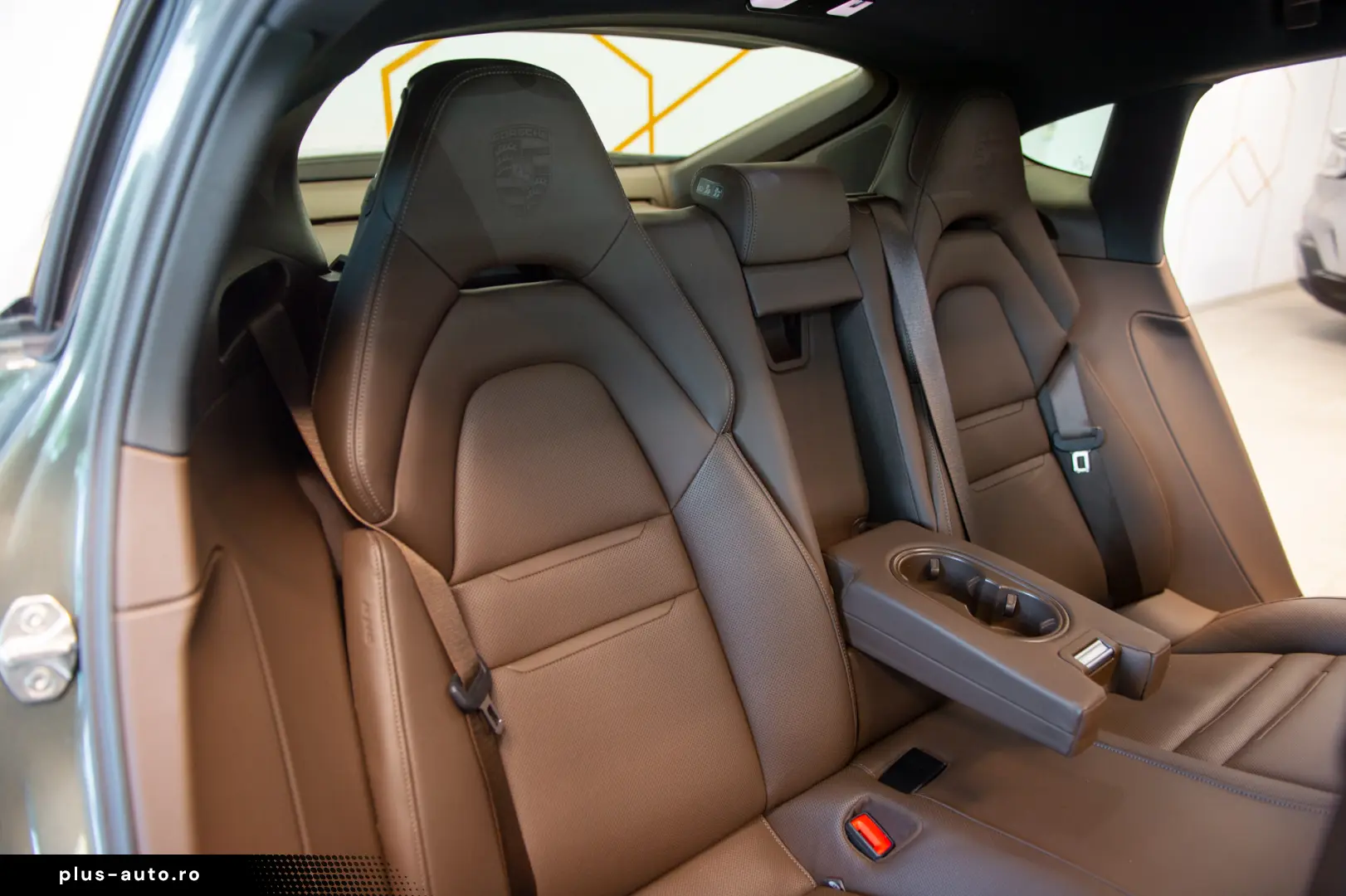 Porsche Panamera 4 Platinum Edition