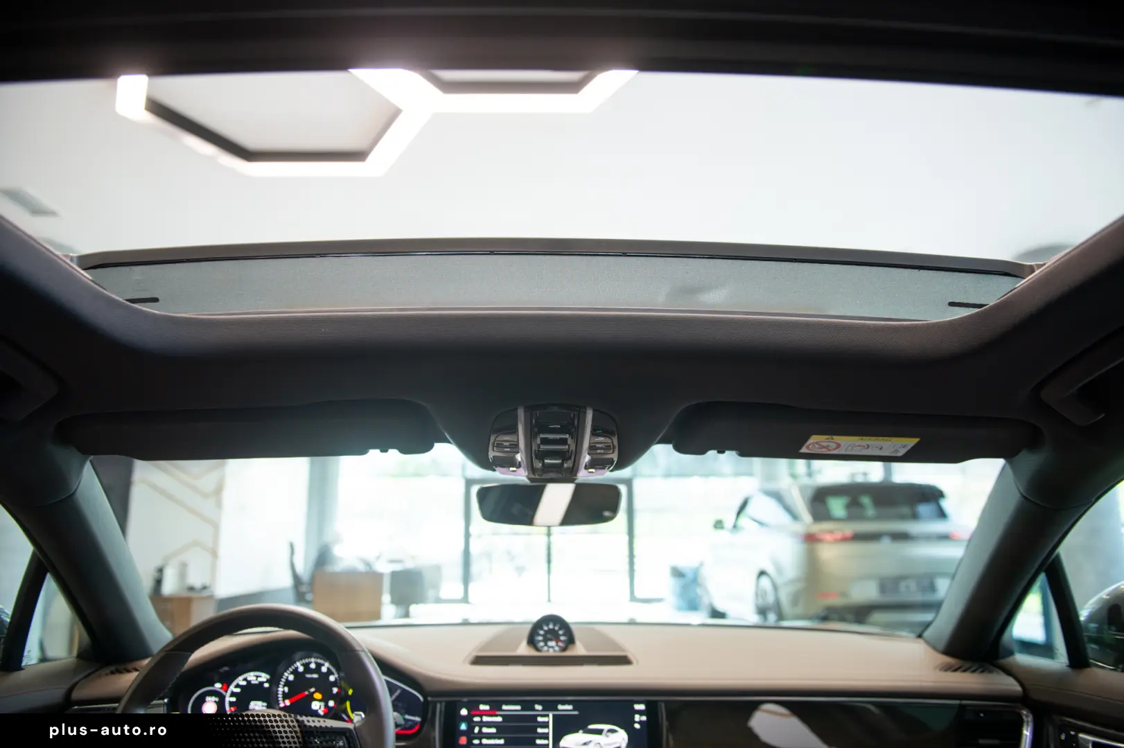 Porsche Panamera 4 Platinum Edition