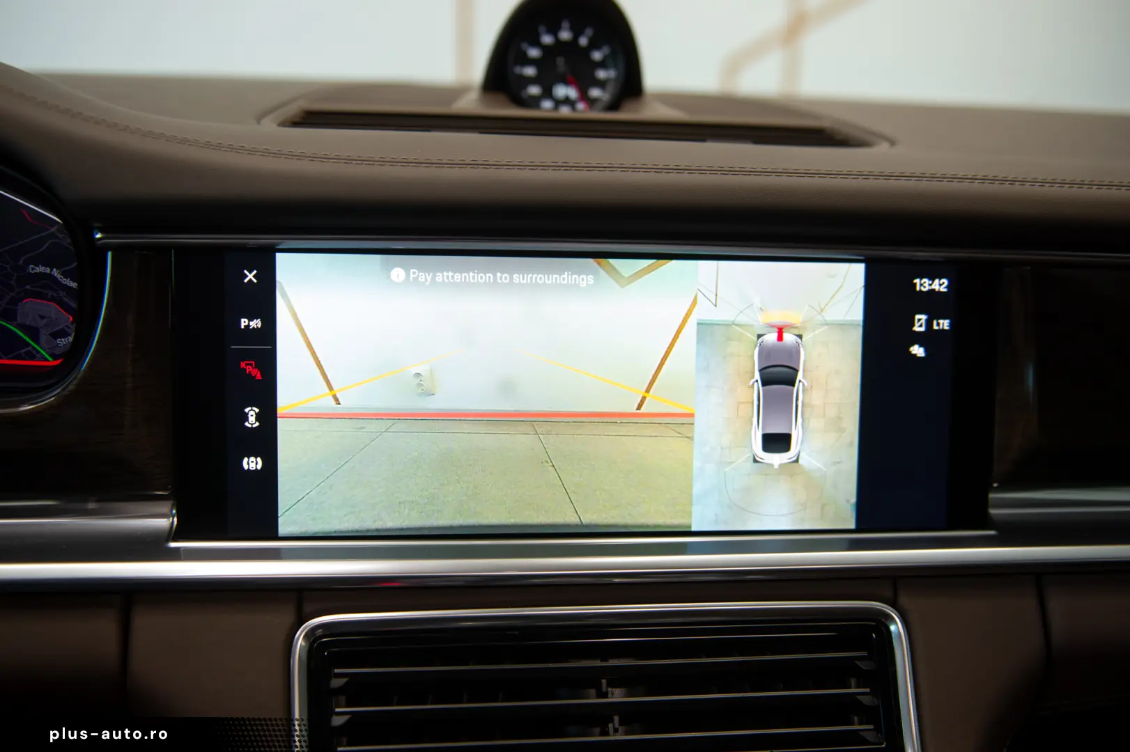 Porsche Panamera 4 Platinum Edition