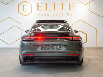Porsche Panamera 4 Platinum Edition
