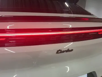 Porsche Cayenne Turbo E-Hybrid Coupe mit GT-Paket