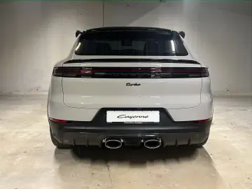 Porsche Cayenne Turbo E-Hybrid Coupe mit GT-Paket