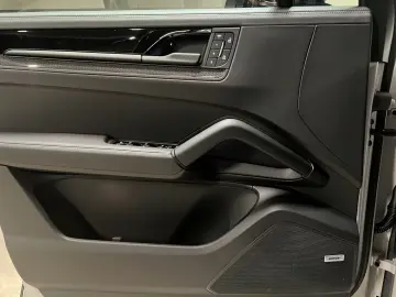 Porsche Cayenne Turbo E-Hybrid Coupe mit GT-Paket