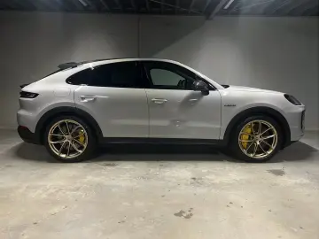 Porsche Cayenne Turbo E-Hybrid Coupe mit GT-Paket