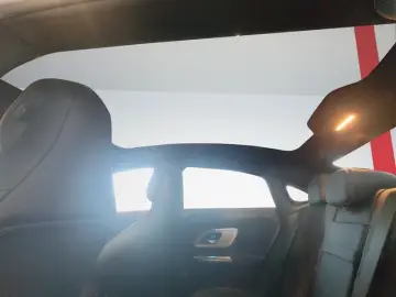 Mercedes-Benz CLA 200 AMG Night Superscreen Panorama