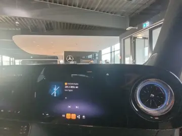 Mercedes-Benz CLA 200 AMG Night Superscreen Panorama