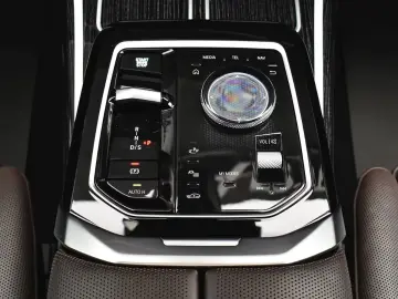 BMW 750e xDrive M Sport