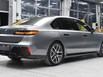 BMW 750e xDrive M Sport