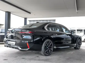 BMW 740d xDrive M Sport TV