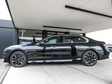 BMW 740d xDrive M Sport TV