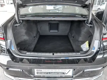 BMW 740d xDrive M Sport TV