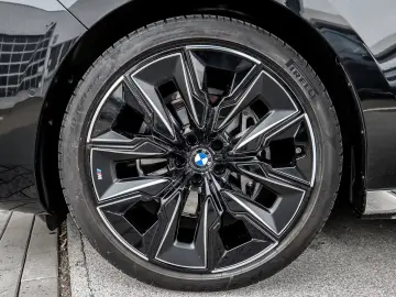 BMW 740d xDrive M Sport TV