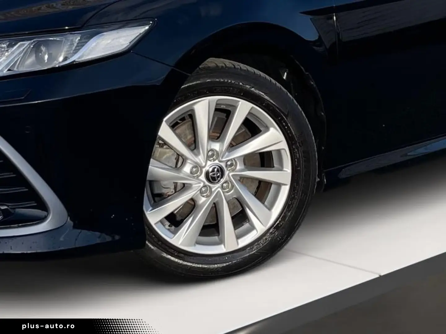 Toyota Camry Hybrid Business Edition