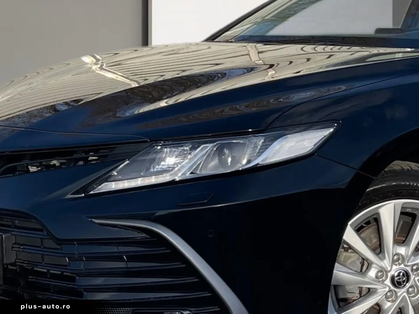 Toyota Camry Hybrid Business Edition