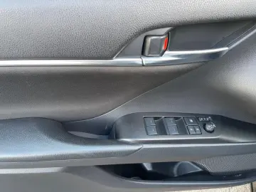 Toyota Camry Hybrid Business Edition