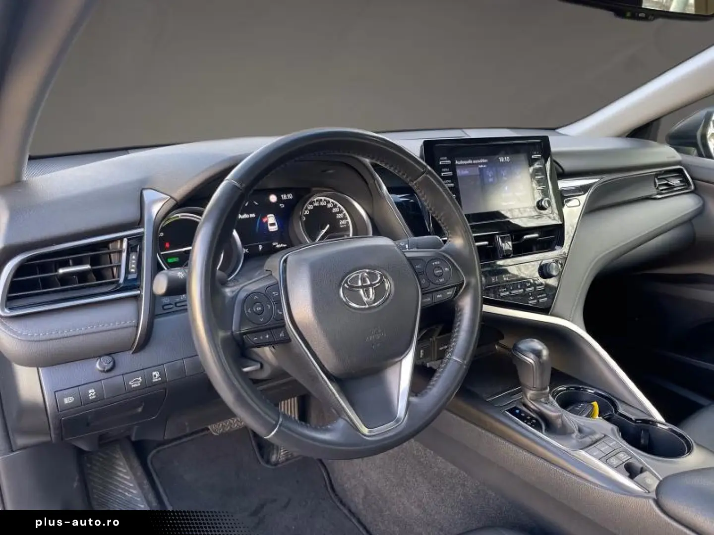 Toyota Camry Hybrid Business Edition