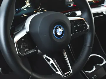 BMW iX2 xDrive30 M Sport