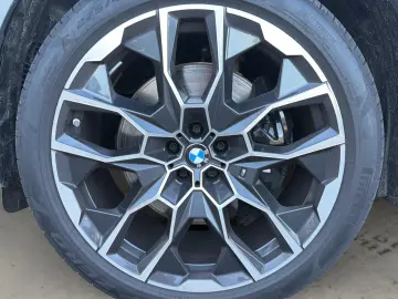 BMW X7 M60i XDRIVE M Sportpaket   AHK 360  STANDHZ