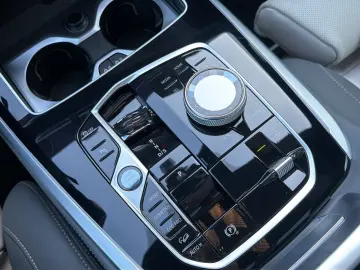 BMW X7 M60i XDRIVE M Sportpaket   AHK 360  STANDHZ