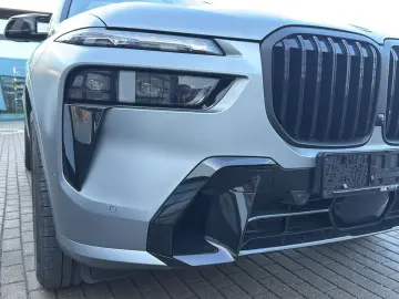 BMW X7 M60i XDRIVE M Sportpaket   AHK 360  STANDHZ