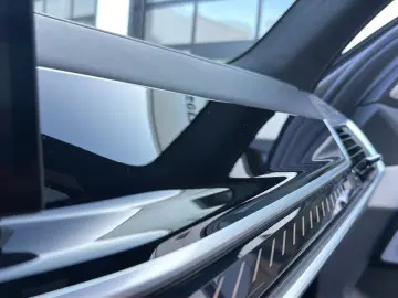 BMW X7 M60i XDRIVE M Sportpaket   AHK 360  STANDHZ