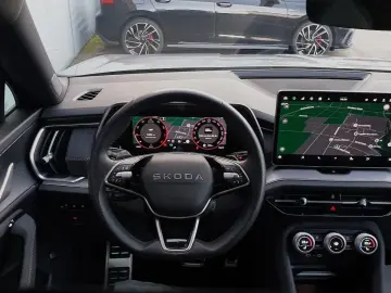 SKODA Kodiaq 1.5 TSI DSG Sportline Pano Navi ACC AHK