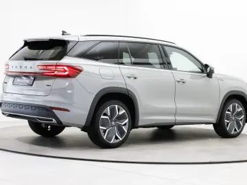 SKODA Kodiaq 2.0 TSI 4x4 DSG Sportline 7-S. Pano Stdhz