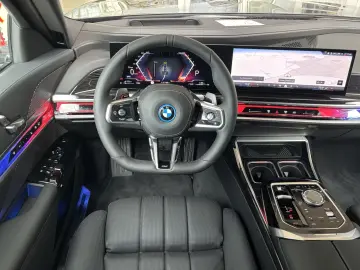 BMW 750 e xDrive M-Sport