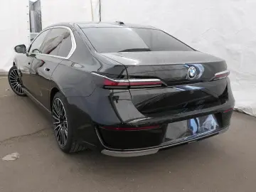 BMW 740d xDrive ExecLounge TV SoftClo Massage Ventil IcGlow