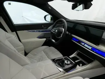 BMW 740d xDrive ExecLounge TV SoftClo Massage Ventil IcGlow