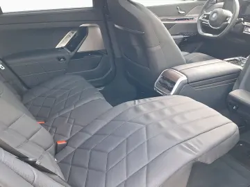BMW 750e xDrive ExecLounge TV Massage Ventil SoftClose
