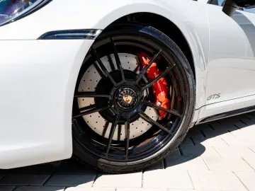 PORSCHE 992.1 Carrera 4 GTS Cabrio   Lift   Bose   18 W