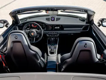 PORSCHE 992.1 Carrera 4 GTS Cabrio   Lift   Bose   18 W