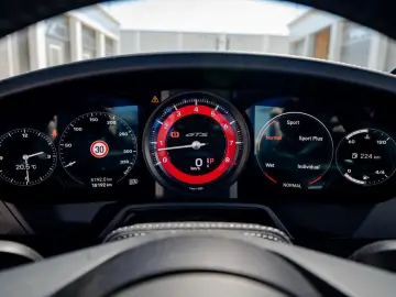 PORSCHE 992.1 Carrera 4 GTS Cabrio   Lift   Bose   18 W