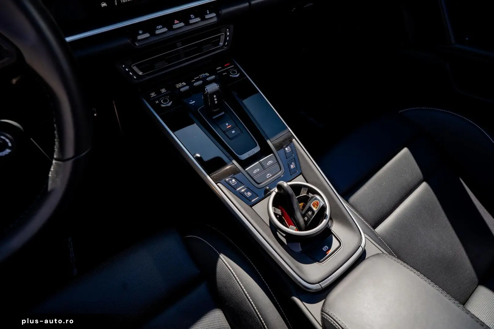 PORSCHE 992.1 Carrera 4 GTS Cabrio   Lift   Bose   18 W