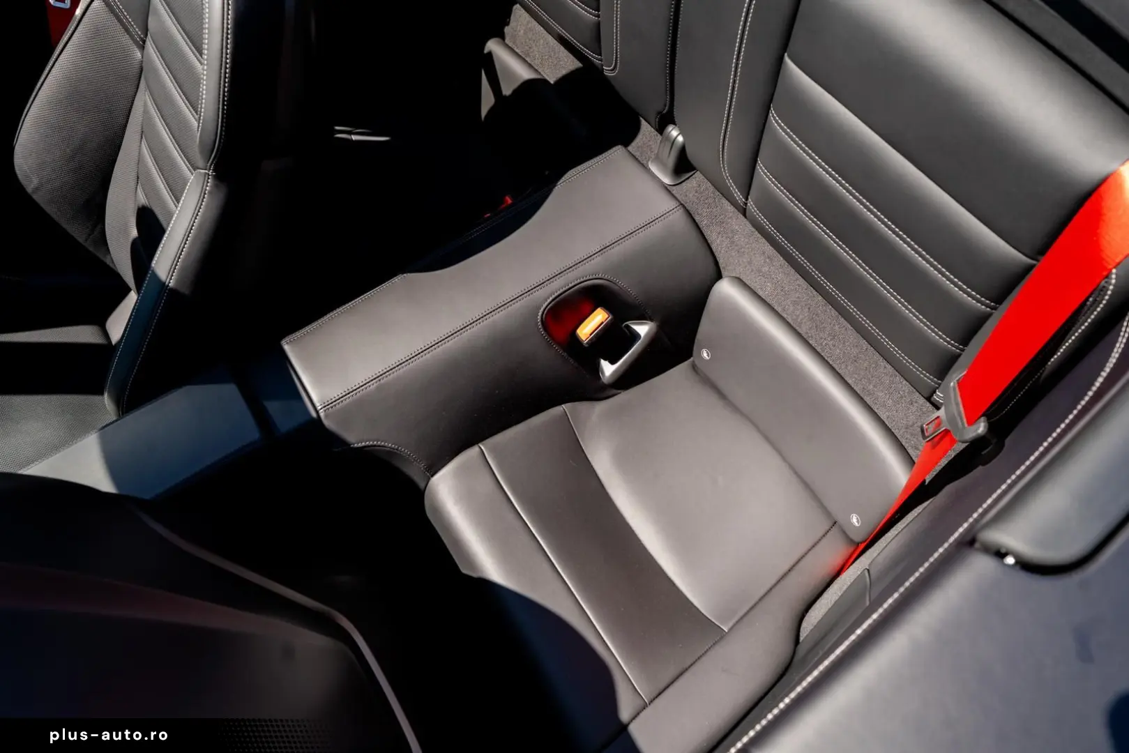 PORSCHE 992.1 Carrera 4 GTS Cabrio   Lift   Bose   18 W