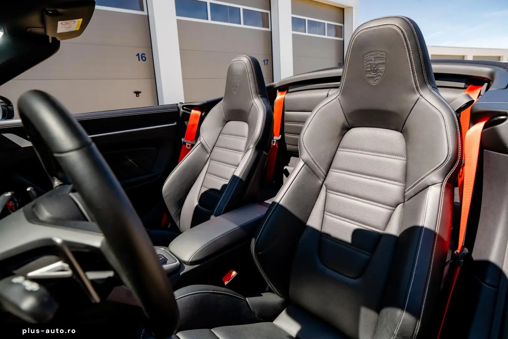 PORSCHE 992.1 Carrera 4 GTS Cabrio   Lift   Bose   18 W