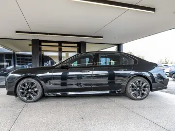 BMW 740d xDr MSp ExecLounge SkyLounge TV Massage Ventil