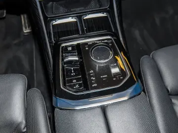 BMW 740d xDr MSp ExecLounge SkyLounge TV Massage Ventil