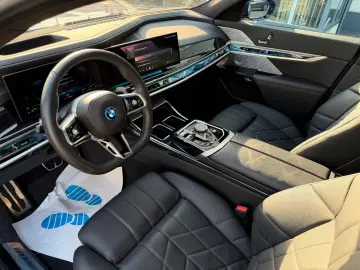 BMW 750 e xDr MSp ExecLounge SkyLounge TV SoftClose Massage